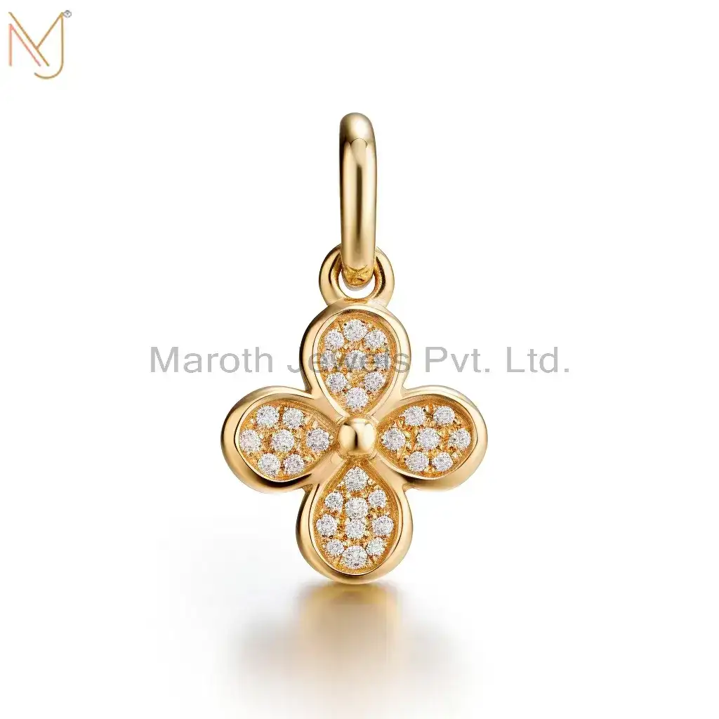 Private Lable 925 Sterling Silver Yellow Gold Plated Moissanite Clover Design Pendant Jewelry
