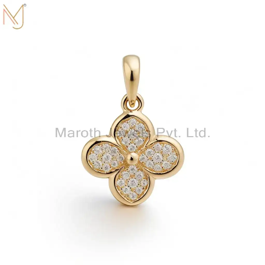 Wholesale 925 Sterling Silver Yellow Gold Plated Moissanite Clover Design Pendant Jewelry